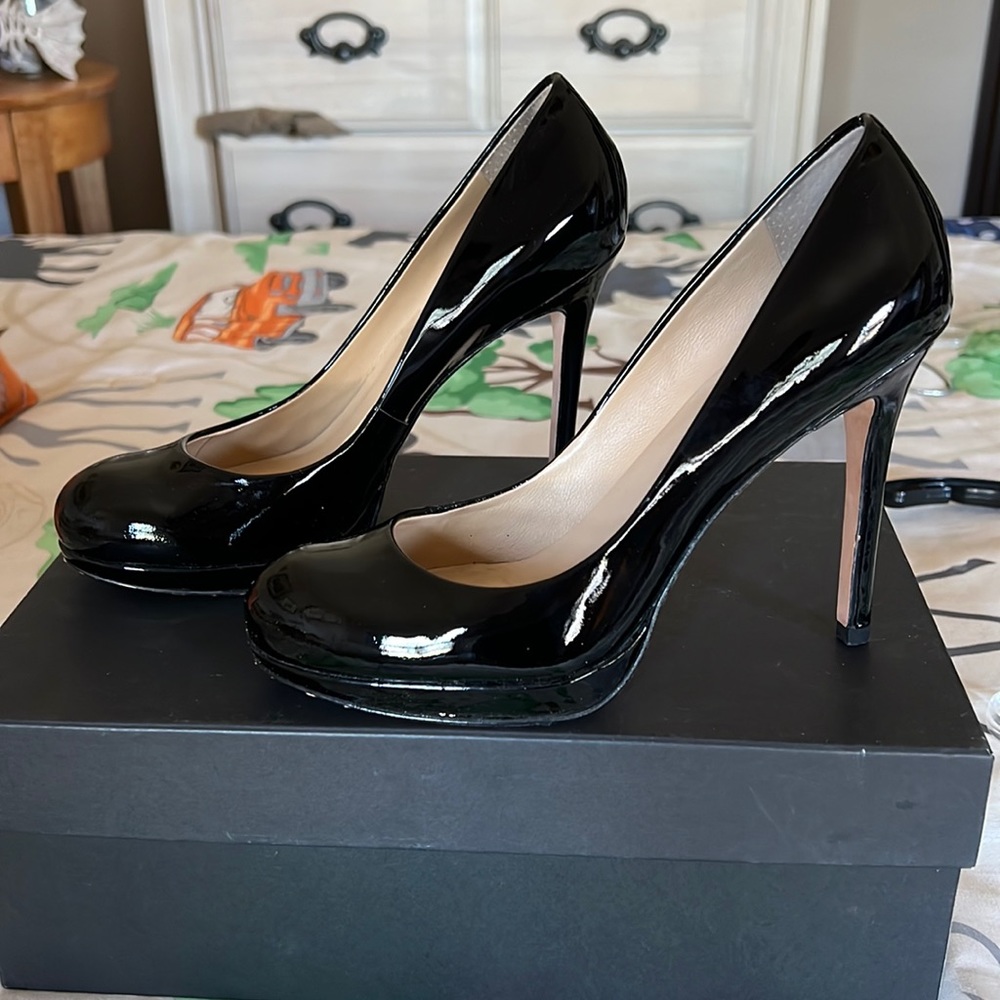 Ann Taylor black patent leather perfect platform pump sz 6.5
